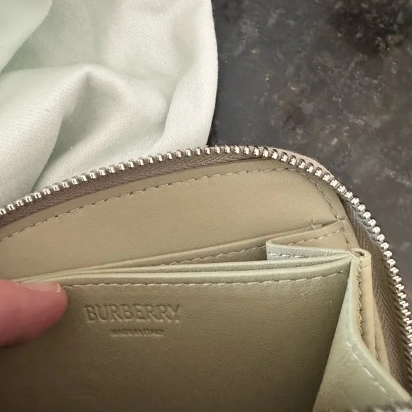 Burberry Leather Wallet Beige Pebbled Zip Pouch Equestrian Knight Logo - Picture 3 of 7